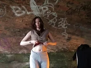 با شکم