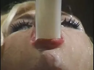 کاسی جیمز این کار را در همه موارد انجام می دهد